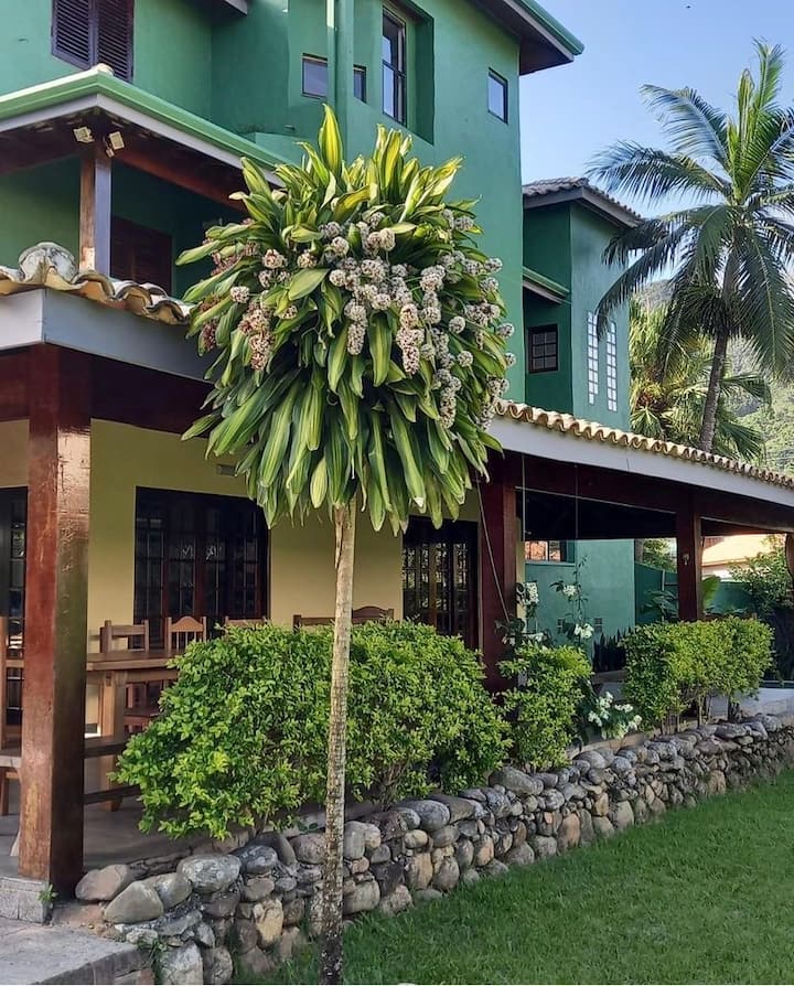 Linda Casa Com Piscina E Quintal Amplo - Caraguatatuba