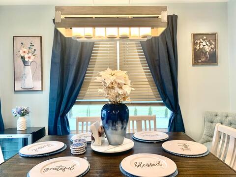 Neat Retreat III - Chic Comfort