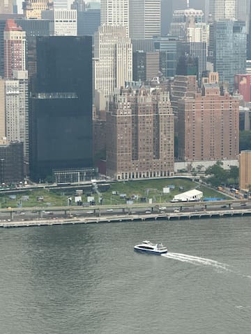 5 beds Lic queens condo 5 minutes to Manhattan gallery image 4