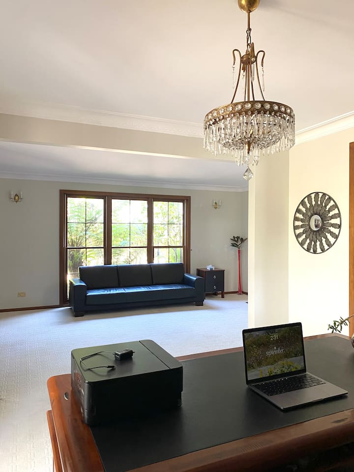 Charming Lakeside Manor In Port Stephens - Raymond Terrace
