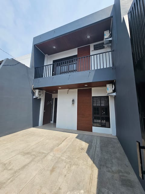 3 BR Near CSB Grage - City