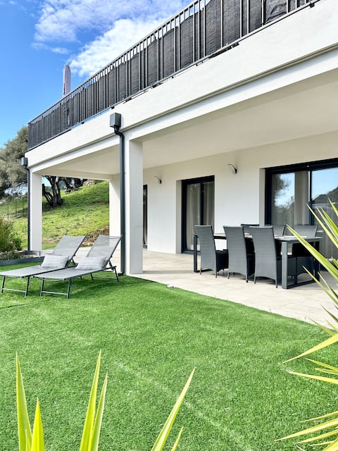 Bottom of villa with garden near beaches and Ajaccio