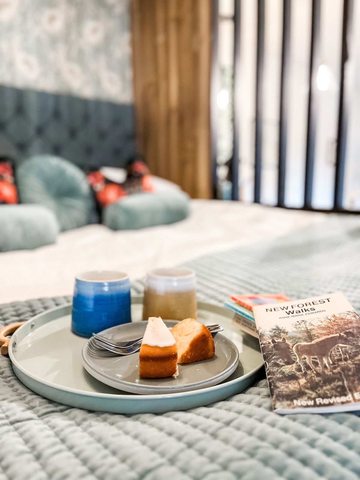 Დაგეგმეთ თქვენი შემდეგი თავგადასავალი ადგილობრივი გიდის წიგნებით, რომლებიც ხელმისაწვდომია სესხის ასაღებად.