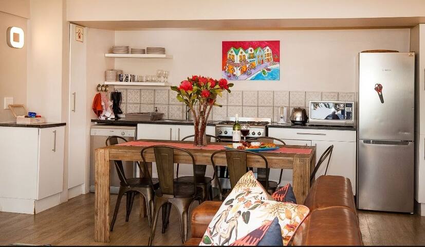 Mariner Garden Apartment – views gallery image 2