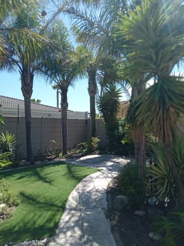 Cozy pool House in Capetown gallery image 2