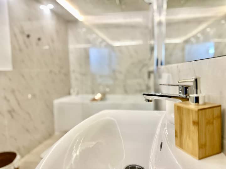 Cosy Apartment With A Bathtub,green Terrace & Pool - Maribor