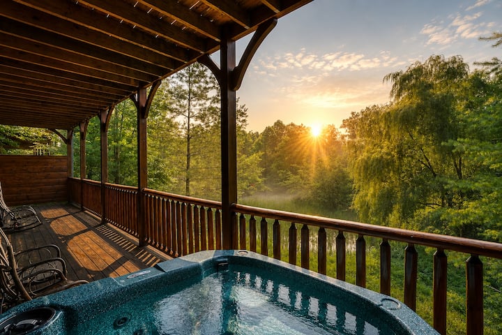 Deluxe Retreat W/ Theater, Games & Views - Gatlinburg, TN