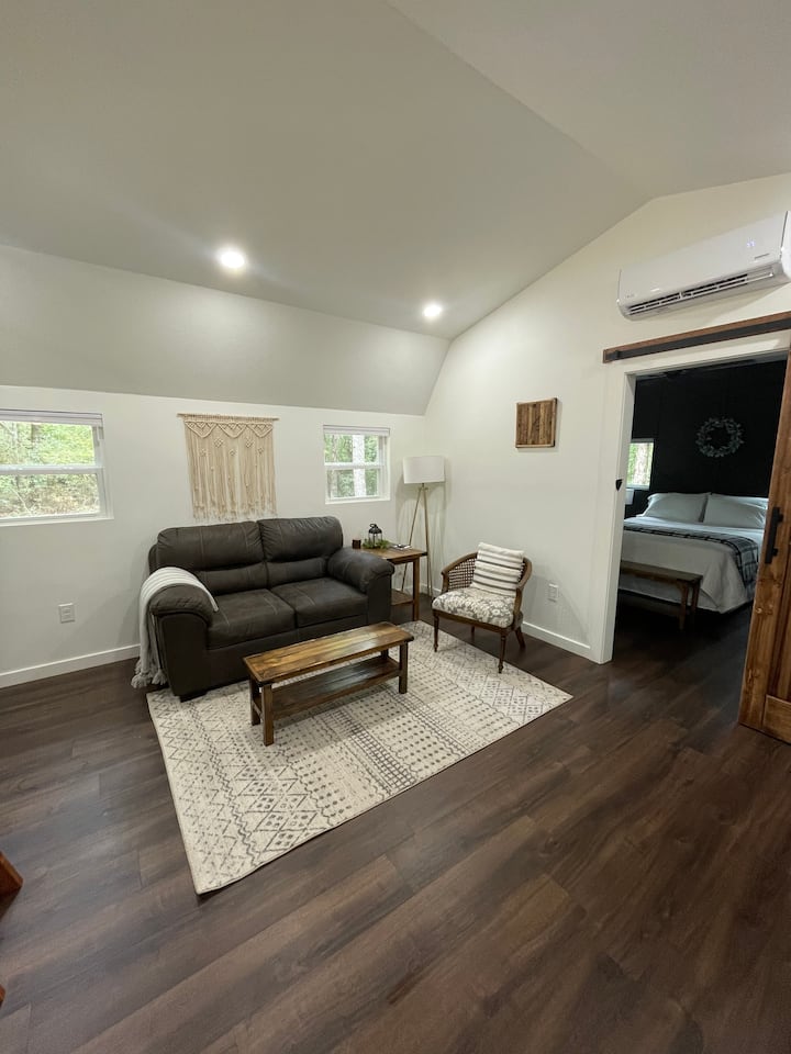 Tiny Home Tucked In The Woods - Mississippi