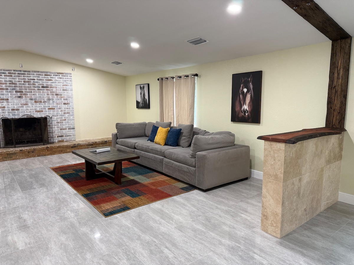 Successful Airbnb property: Rustic SunShine Ranch in Lakewood Ranch