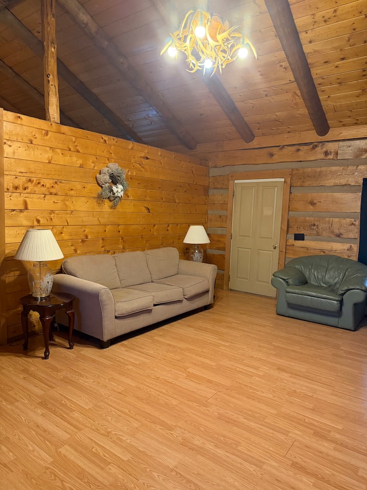 Appalachian Cabins Honeymoon Cabin #4 - Seneca Rocks, WV