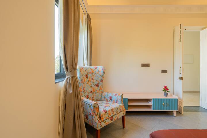 Living room image 1