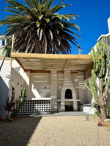 Chic and Modern Victorian Oasis in Sea Point