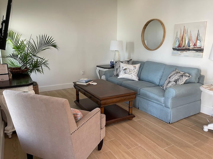 Seaside King Suite - Marineland Dolphin Adventure, St. Augustine
