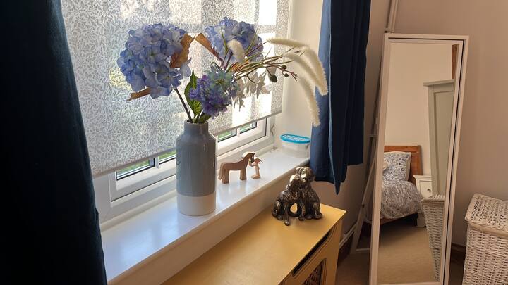 Ახლად გაფორმებული და ახალი თეთრეული. 