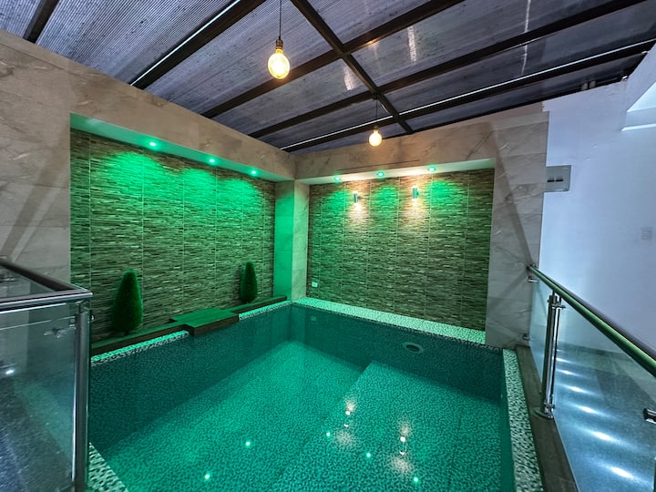 House un Ibarra with pool & Jacuzzi