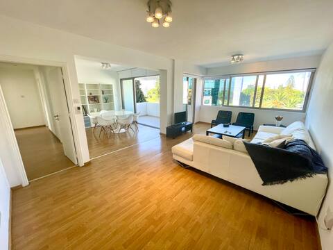 Apt.Stasinou  Landmark Hotel area |by Platform 357