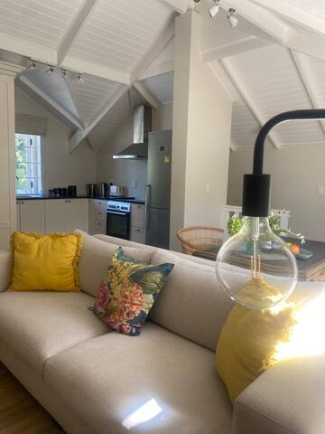 Peaceful home with mountain view gallery image 5