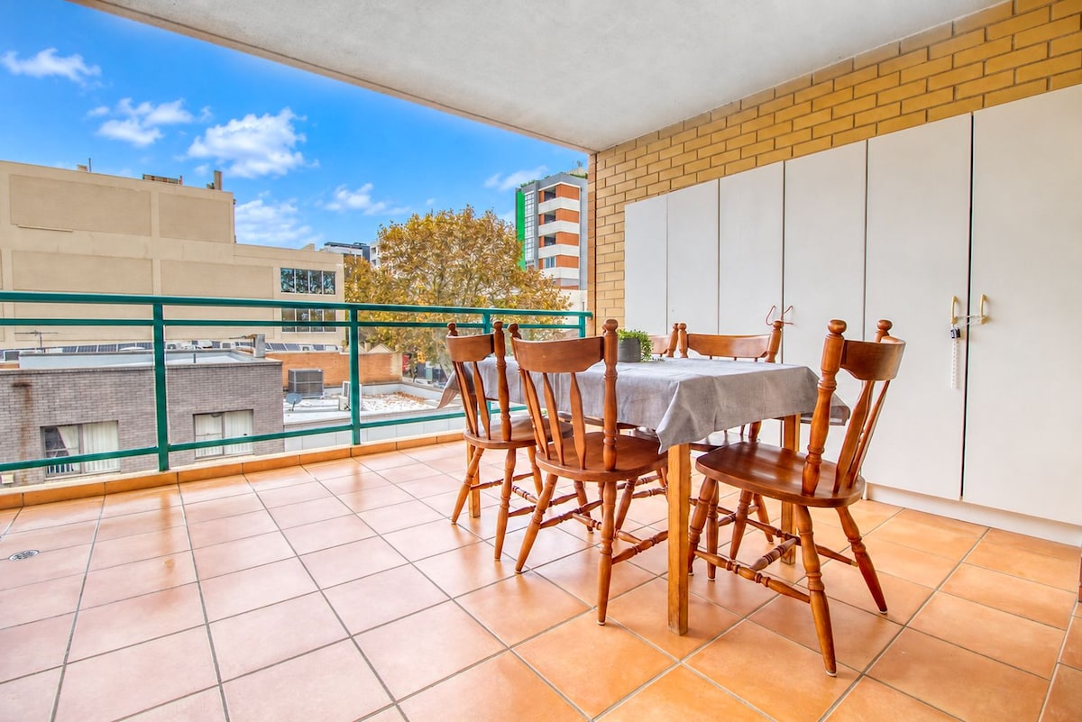 Burwood Apt