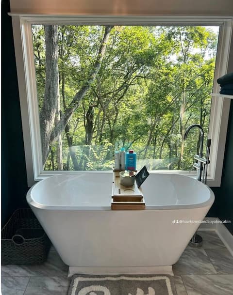 Two Tree Bougie Retreet W/ Hot Tub