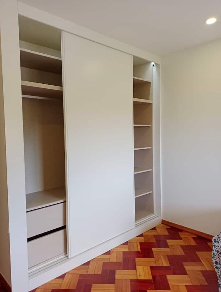 Საძინებლის გარდერობი 