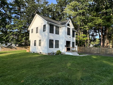 Entire Home 5 mins from Downtown