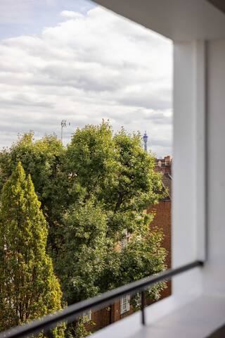 Lux Regents Park 2 bed 2 bath penthouse with AC gallery image 4