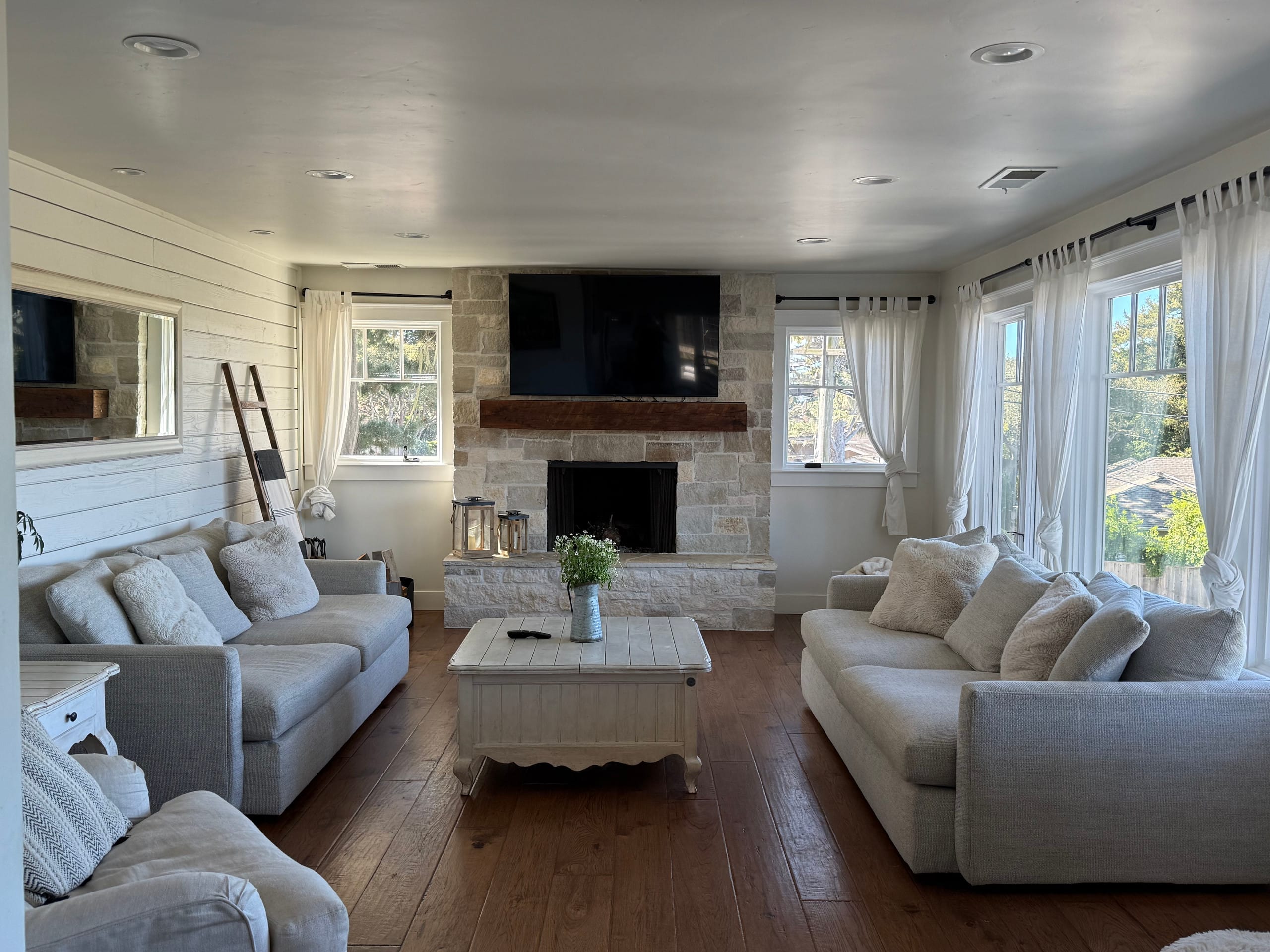 Ocean-view home, fire pits, walk to beach - Photo 10