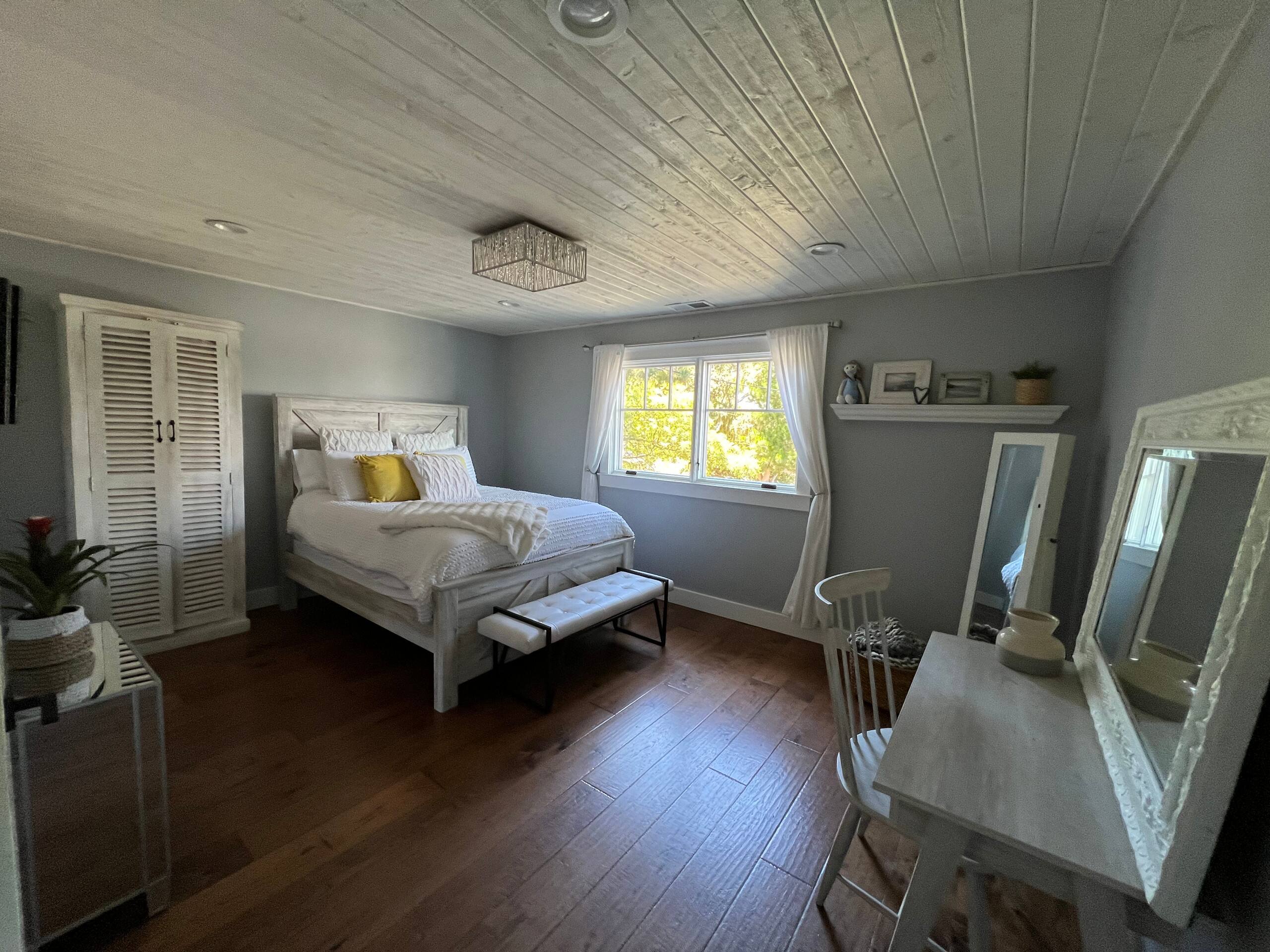 Ocean-view home, fire pits, walk to beach - Photo 36
