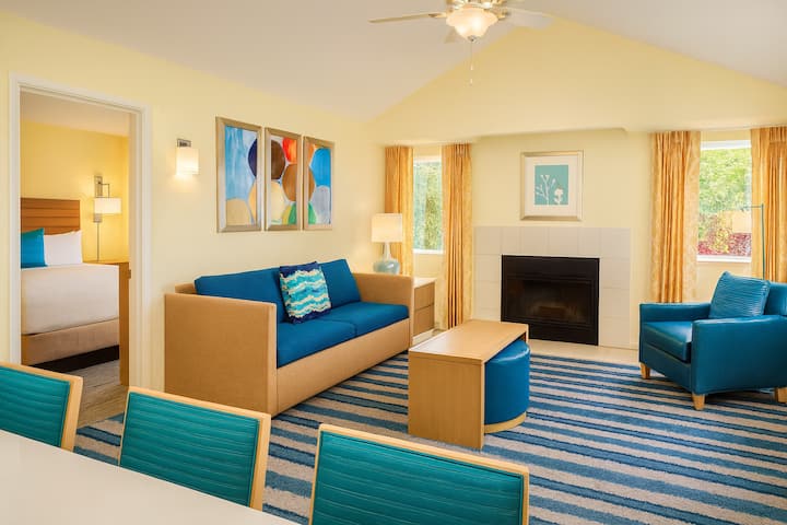 2 Pet-friendly Units With Outdoor Swimming Pool! - Flagstaff, AZ