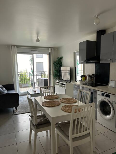 Top Airbnb: Cozy Apartment à Le Blanc Mesnil