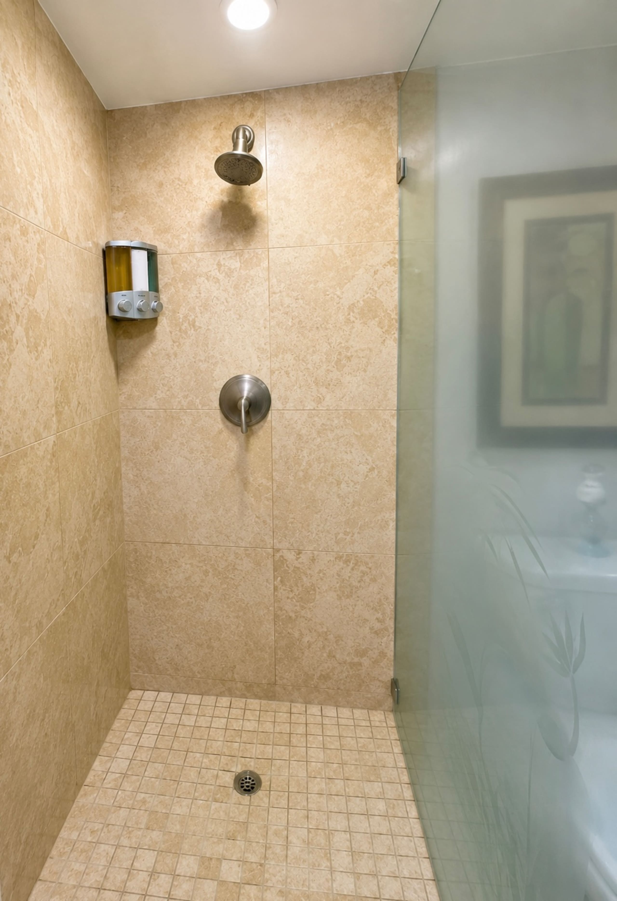 Condo in Honolulu · ★4.77 · 1 bedroom · 2 beds · 1 bath - Image 16