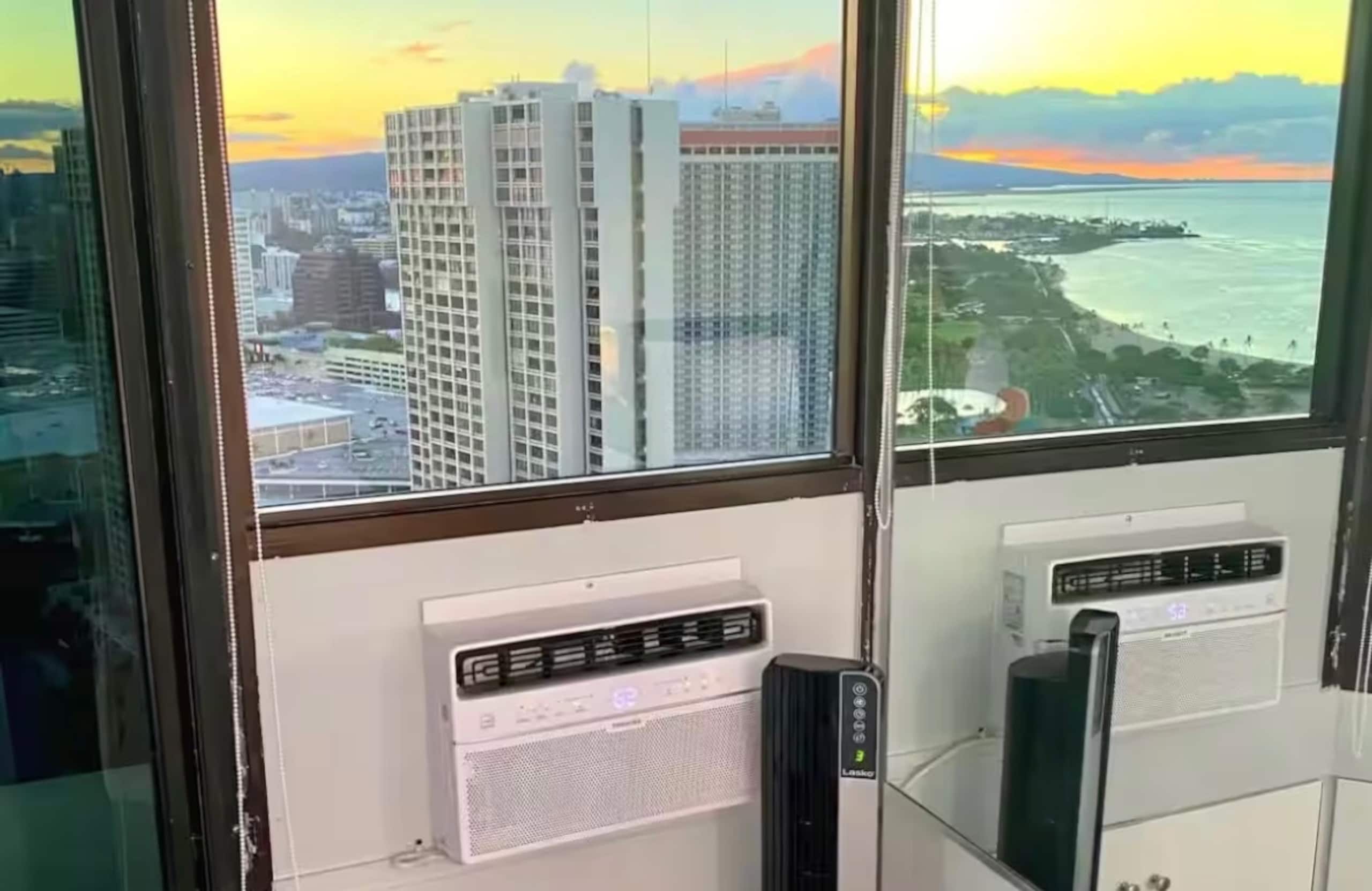 Condo in Honolulu · ★4.77 · 1 bedroom · 2 beds · 1 bath - Image 13