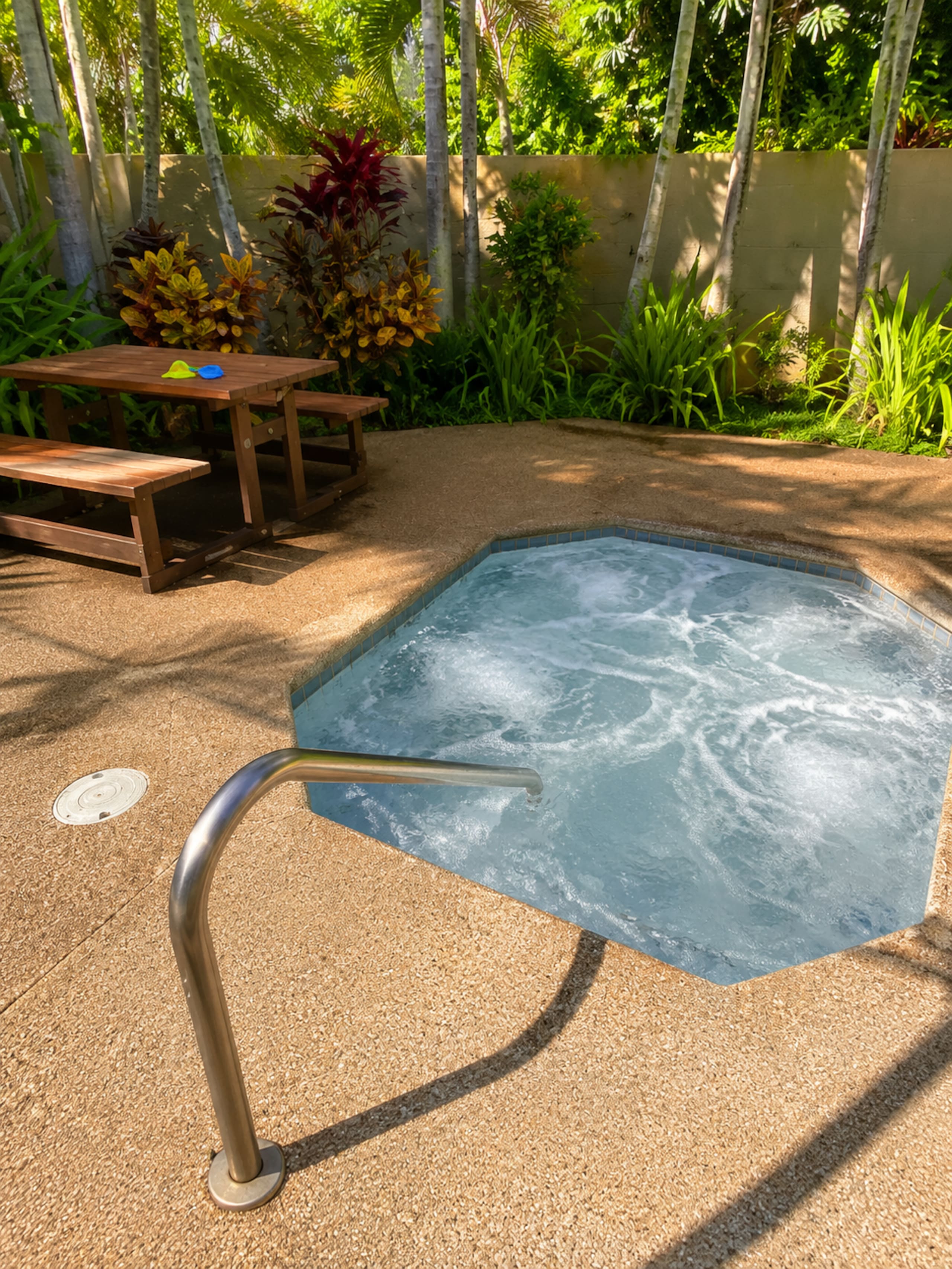 Condo in Honolulu · ★4.77 · 1 bedroom · 2 beds · 1 bath - Image 22