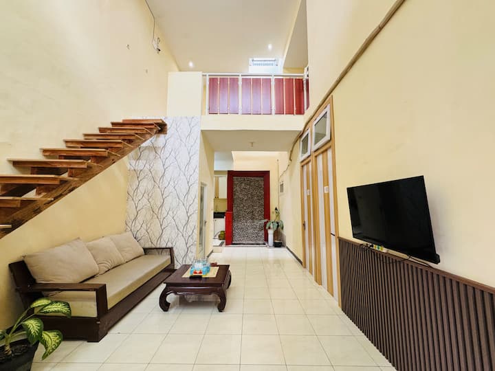 Comfortable 3 Bedroom Family Home In Pasuruan - Pasuruan