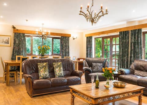 Top Airbnb: Pheasants Haunt in Paignton