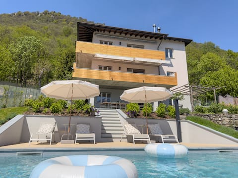Villa | spectacular Lake Como view & pool