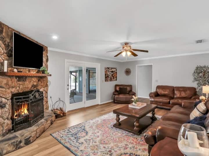 Cozy/comfortable Pool Home - Jacksonville, FL
