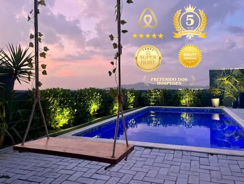 House with amazing view (air conditioning, hot tub, pool)