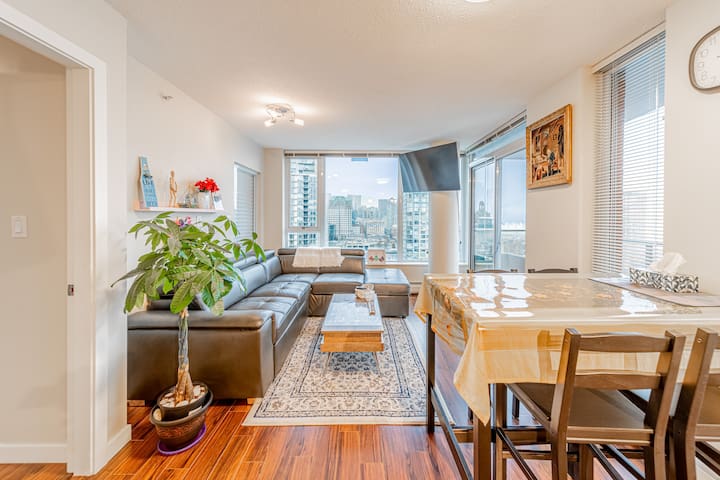 Downtown Vancouver High Level Sea View Apartment