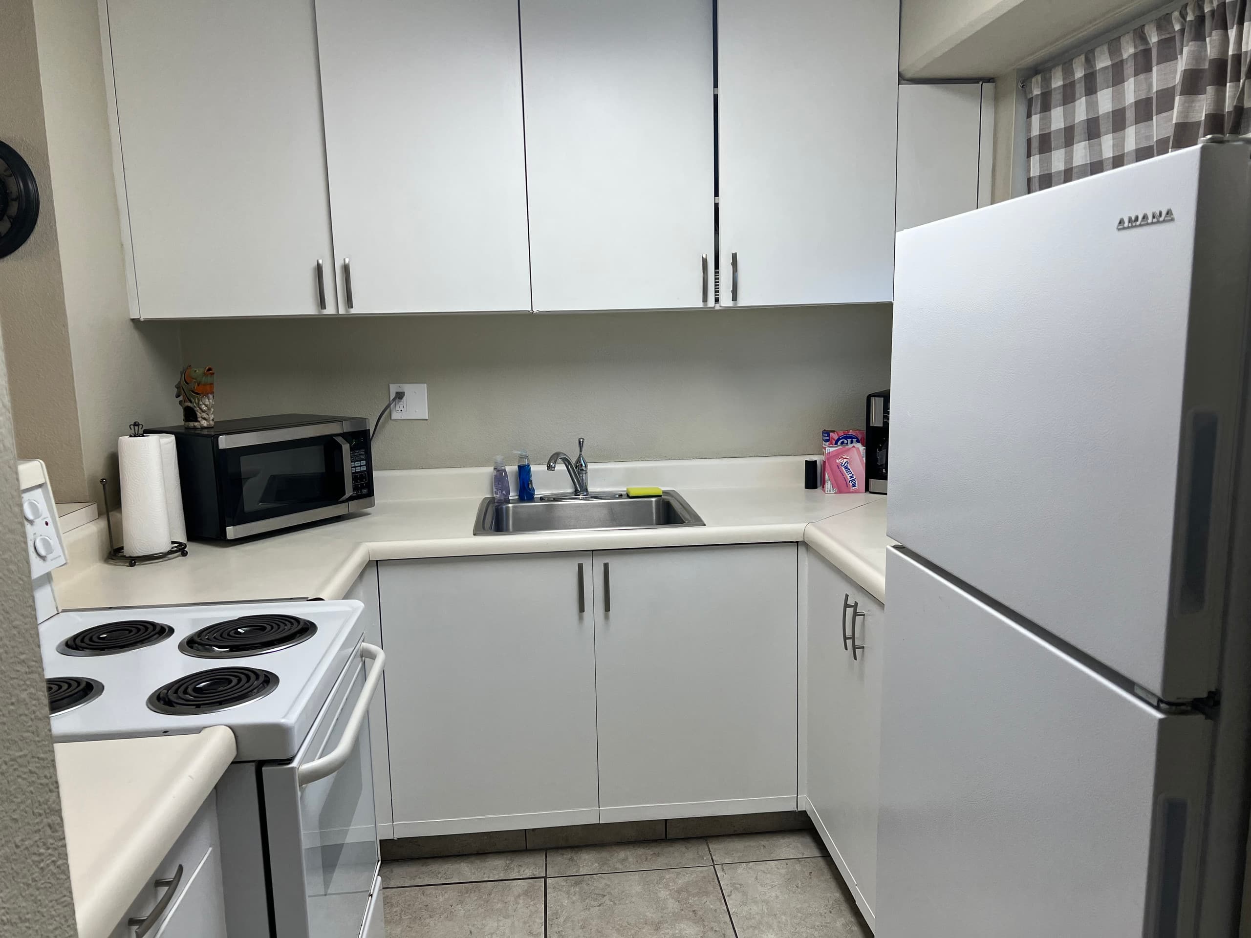 Condo in Honolulu · ★4.71 · 2 bedrooms · 1 private bath - Image 10