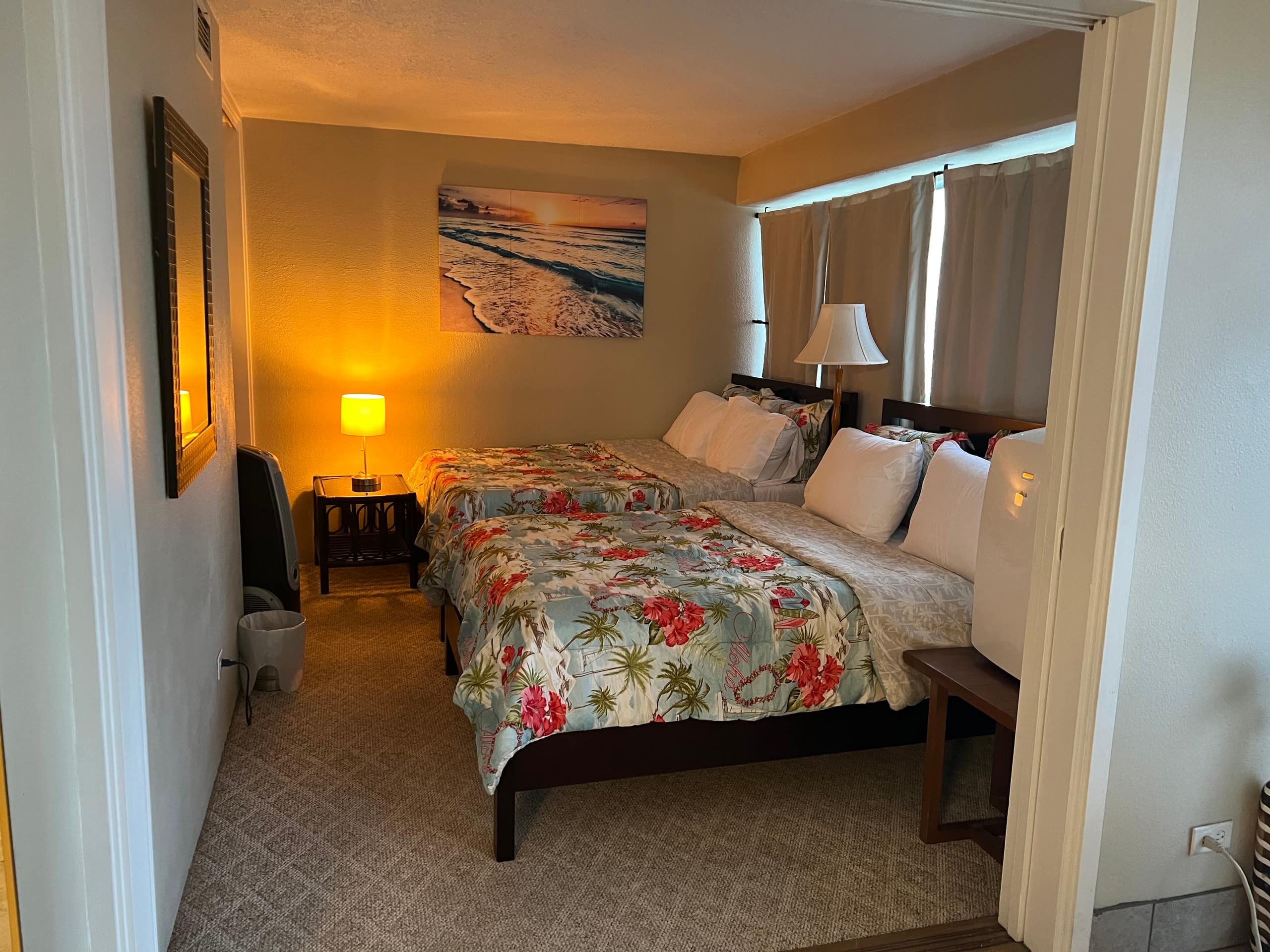Condo in Honolulu · ★4.71 · 2 bedrooms · 1 private bath - Image 13