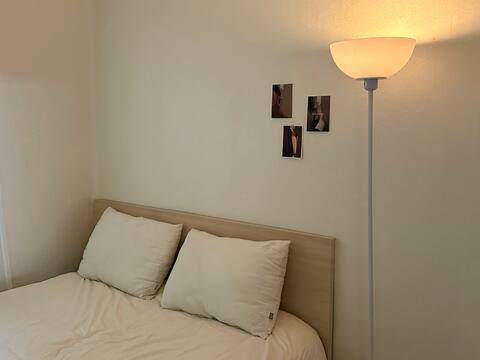 '' Spacious and cozy twin room/65-inch Netflix/group/value for money/fluffy bed/air conditioner cleaning/2 minutes on foot from Sanggye Station