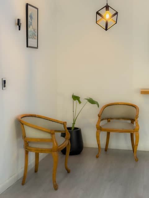 Propiedad de Airbnb exitosa: Beautiful apartment with a private patio en Comuna 2