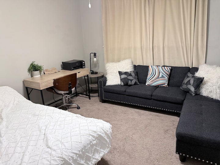2. Bedroom with sofa bed can be use either bed please see pictures or sofa 