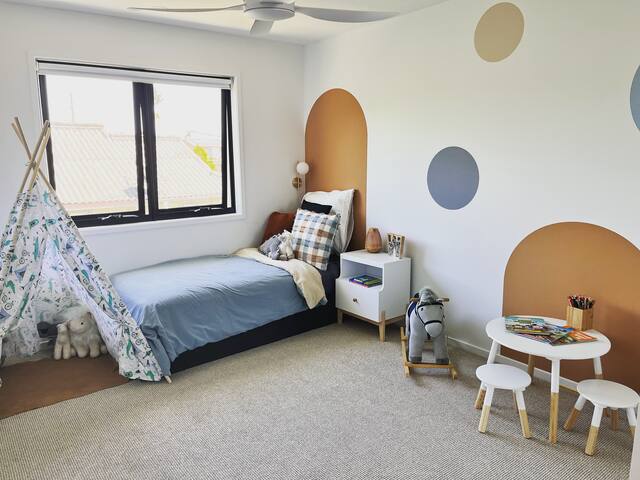 The Kennedy Manor gallery image 2