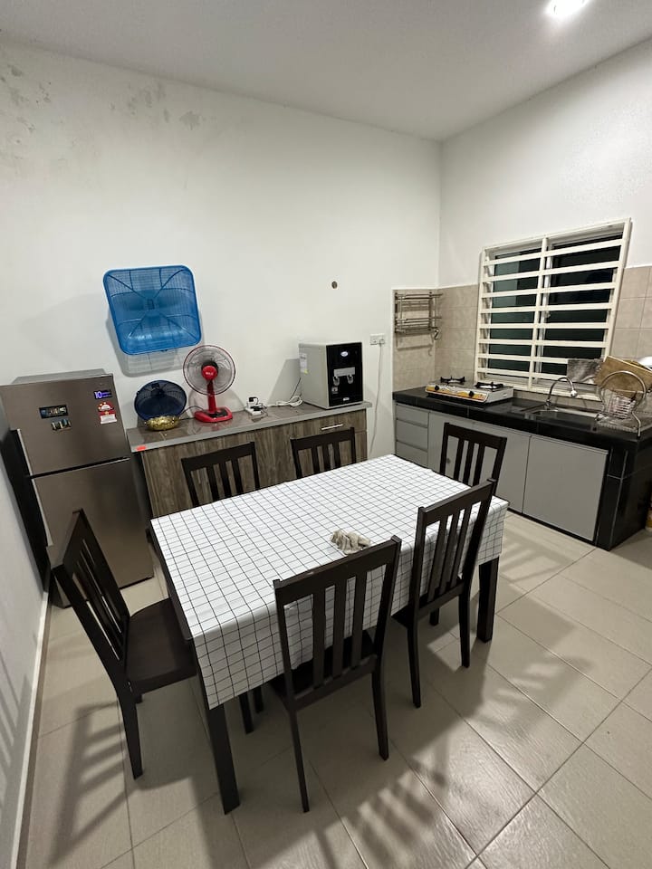 The Esa Homestay 2 - Kijal