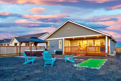 Beach~HotTub~Arcade Game Rm~Pool Table~Gas Firepit