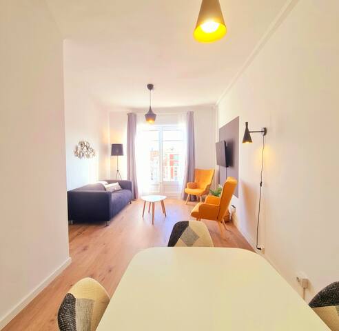 G74_Amazing 4 bd. ap /balcony in Sagrada Familia gallery image 4