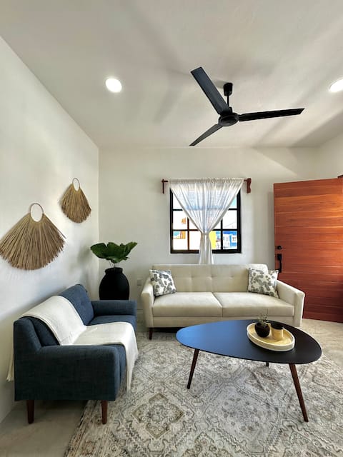 Top Airbnb: Ocean View | Comfy KING Beds | A/C | WIFI | TV's in Isla Mujeres
