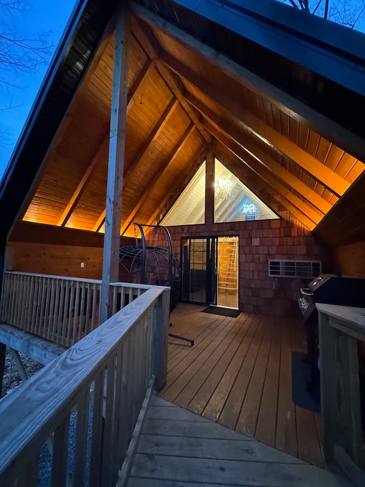 Ever After Hocking Hills - Cabins for Rent in Creola, Ohio, United